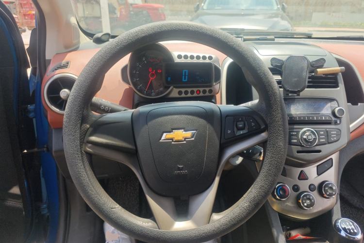 Used Chevrolet Aveo Sonic 2011 Sedan 1.4L MT SL Steering Wheel
