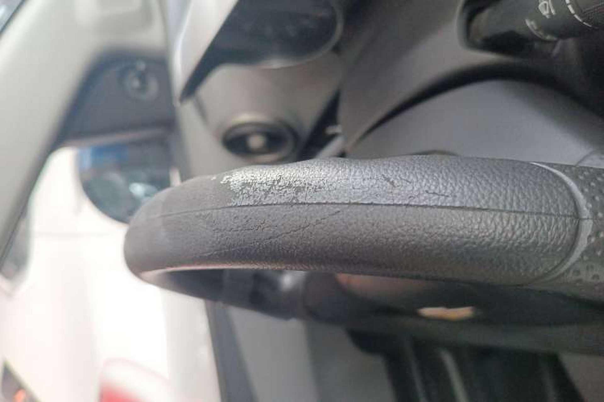 Used Chevrolet Aveo Sonic 2011 Sedan 1.4L Manual Transmission SE Steering Wheel