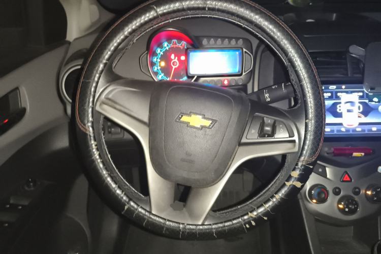 Used Chevrolet Aveo Sonic 2011 Sedan 1.6L Manual Transmission SX Steering Wheel