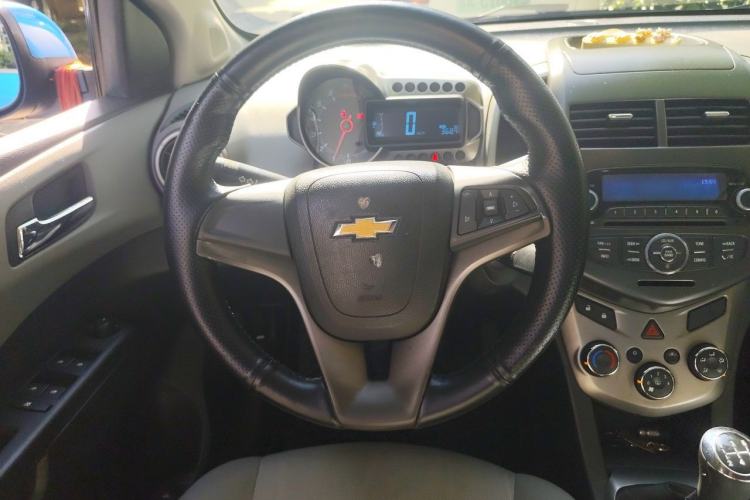 Used Chevrolet Aveo Sonic 2011 Sedan 1.4L Manual Transmission SE Steering Wheel