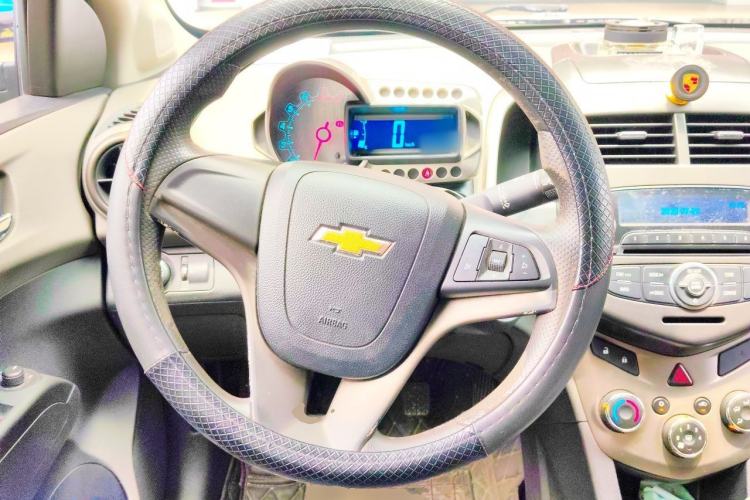 Used Chevrolet Aveo Sonic 2011 Sedan 1.4L Manual Transmission SE Steering Wheel