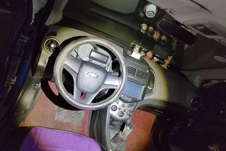Used Chevrolet Aveo Sonic 2011 Sedan 1.4L MT SL Steering Wheel