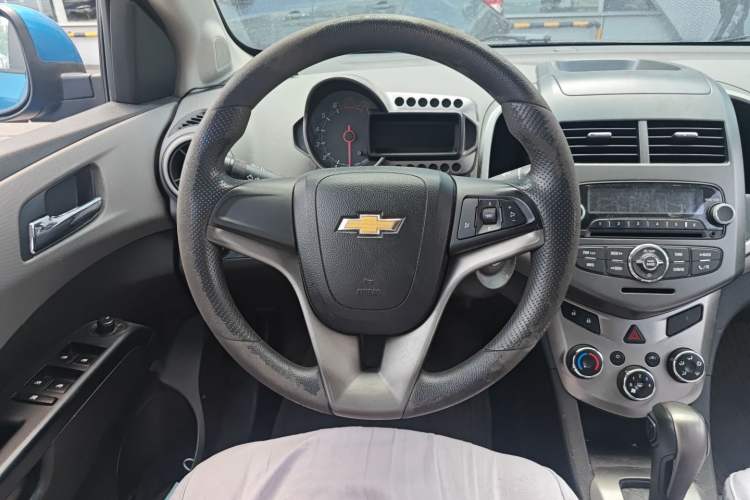 Used Chevrolet Aveo Sonic 2011 Sedan 1.4L Automatic SE Steering Wheel