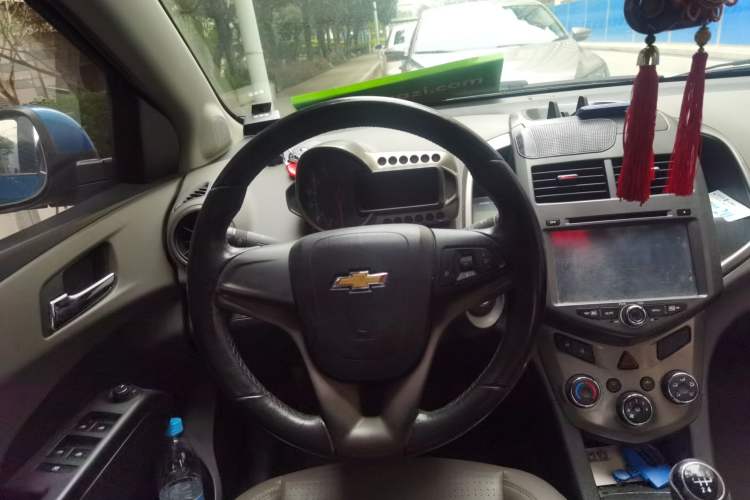 Used Chevrolet Aveo Sonic 2011 Sedan 1.6L Manual Transmission SX Steering Wheel