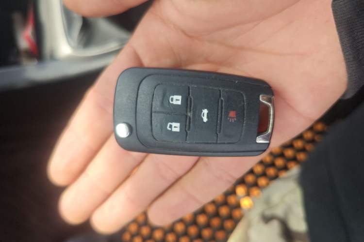 Used Chevrolet Aveo Sonic 2011 Sedan 1.4L MT SL Vehicle Key