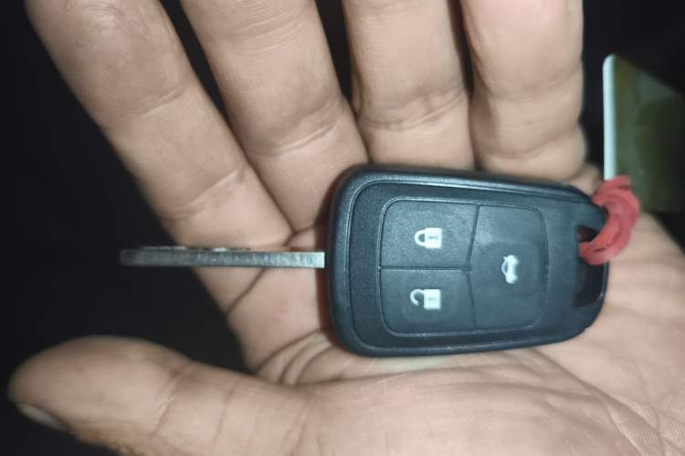 Used Chevrolet Aveo Sonic 2011 Sedan 1.6L Manual Transmission SX Vehicle Key
