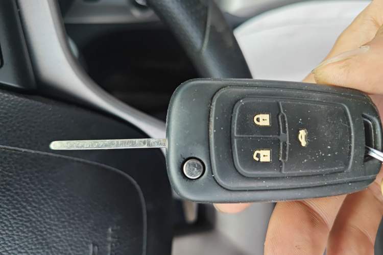 Used Chevrolet Aveo Sonic 2011 Sedan 1.4L Automatic SE Vehicle Key