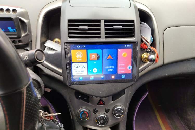Used Chevrolet Aveo Sonic 2011 Sedan 1.4L MT SL Audio And AC Panel