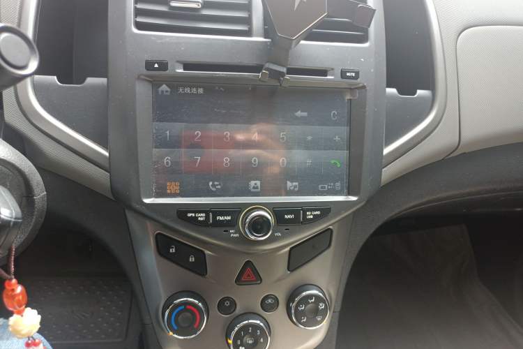 Used Chevrolet Aveo Sonic 2011 Sedan 1.4L MT SL Audio And AC Panel