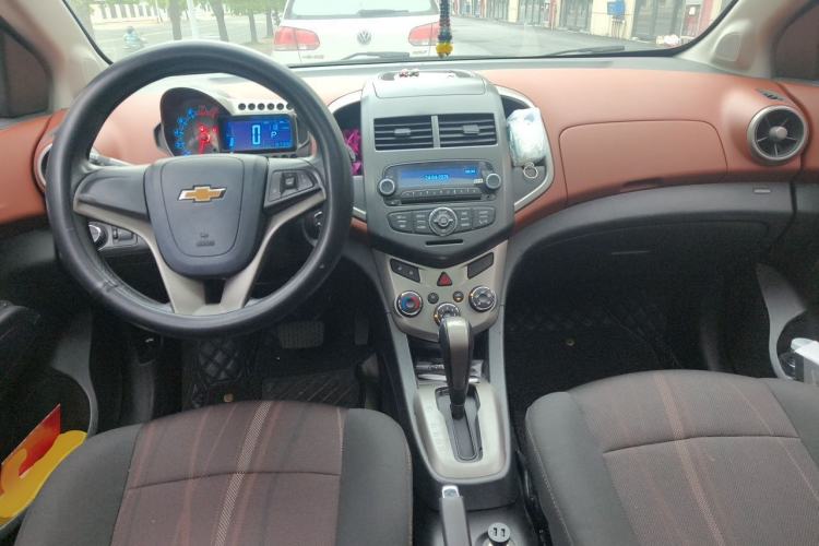 Used Chevrolet Aveo Sonic 2011 Hatchback 1.6L AT SX Center Console