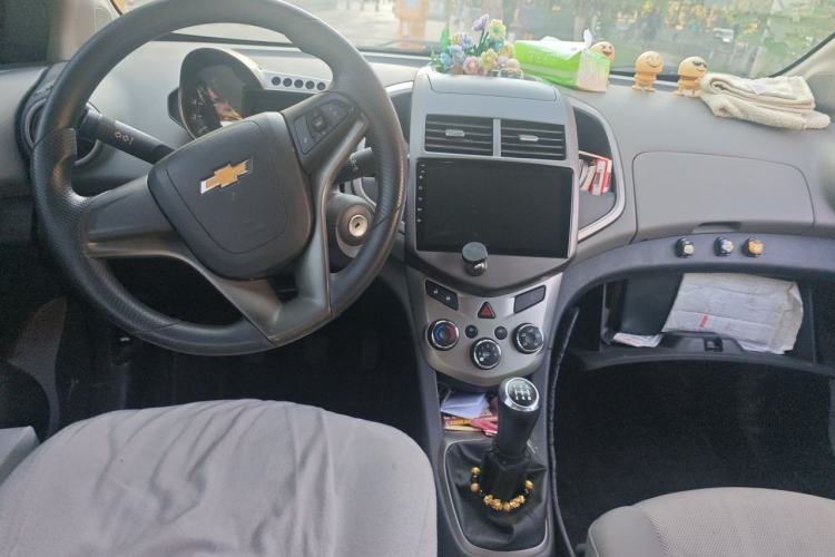 Used Chevrolet Aveo Sonic 2011 Sedan 1.4L Manual Transmission SE Center Console