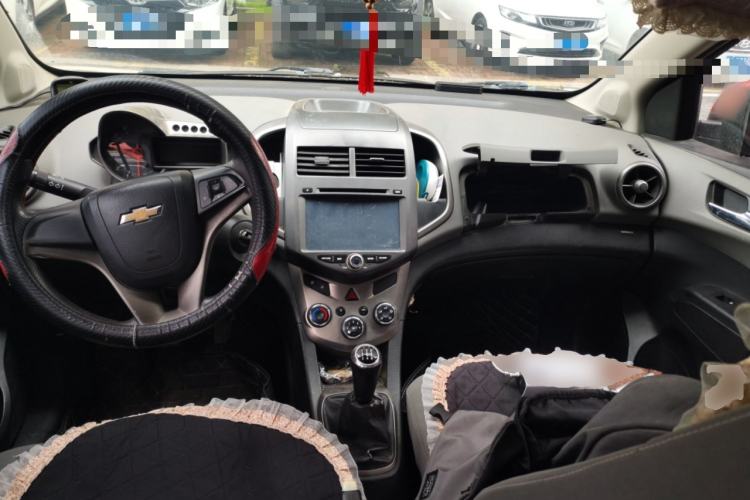 Used Chevrolet Aveo Sonic 2011 Sedan 1.4L Manual Transmission SE Center Console
