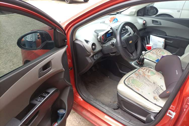 Used Chevrolet Aveo Sonic 2011 Sedan 1.4L MT SL Driver Seat