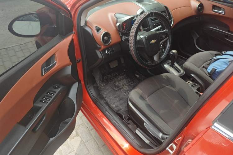 Used Chevrolet Aveo Sonic 2011 Sedan 1.6L Automatic SX Driver Seat