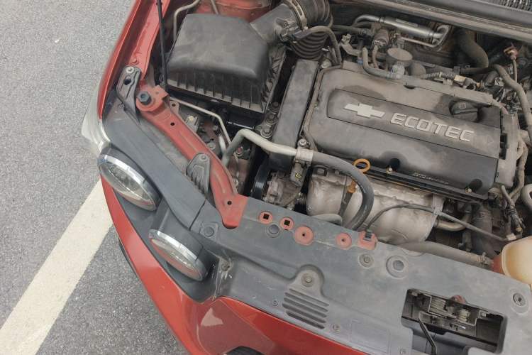 Used Chevrolet Aveo Sonic 2011 Hatchback 1.6L AT SX Engine Bay Right