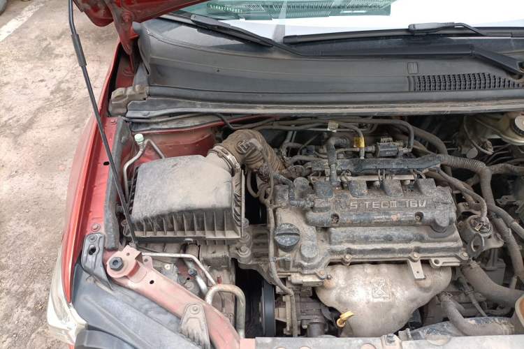 Used Chevrolet Aveo Sonic 2011 Sedan 1.4L MT SL Engine Bay Right
