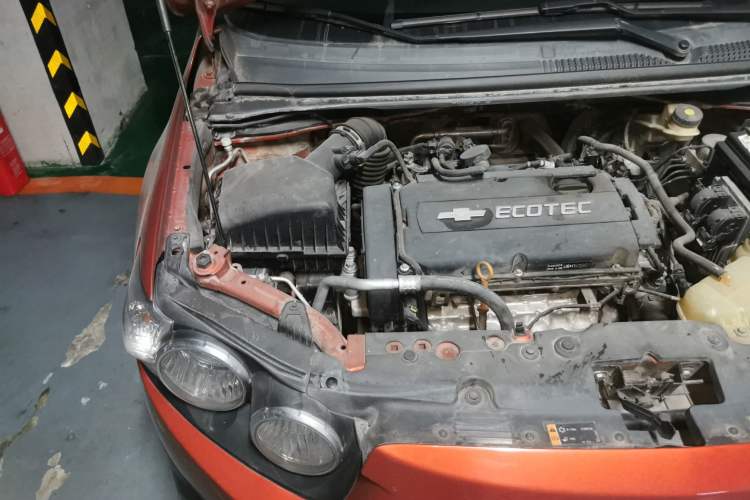 Used Chevrolet Aveo Sonic 2011 Hatchback 1.6L MT SX Engine Bay Right