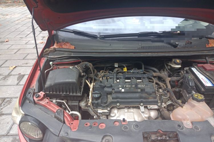 Used Chevrolet Aveo Sonic 2011 Sedan 1.4L MT SL Engine Bay Right
