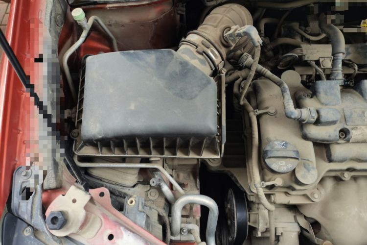Used Chevrolet Aveo Sonic 2011 Sedan 1.4L Manual Transmission SE Engine Bay Right