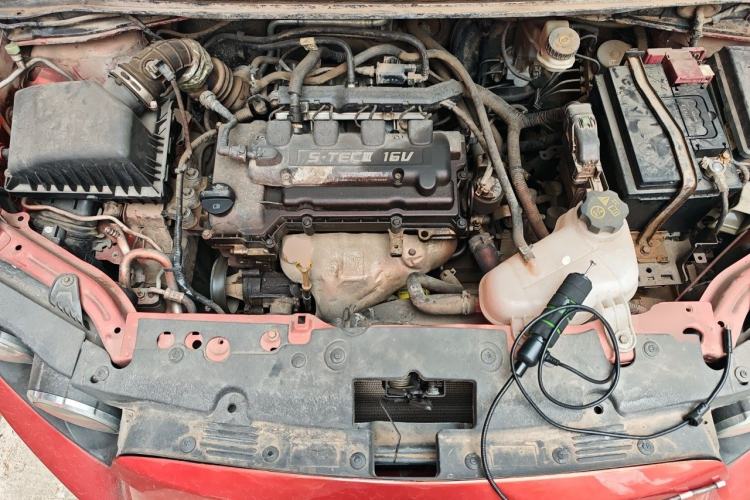 Used Chevrolet Aveo Sonic 2011 Sedan 1.4L Manual Transmission SE Engine Bay