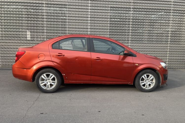 Used Chevrolet Aveo Sonic 2011 Sedan 1.4L Manual Transmission SE Exterior 2