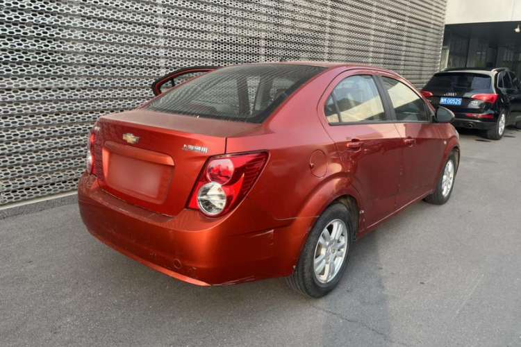 Used Chevrolet Aveo Sonic 2011 Sedan 1.4L Manual Transmission SE Exterior 4
