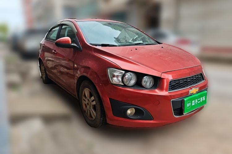 Used Chevrolet Aveo Sonic 2011 Sedan 1.4L Manual Transmission SE Front Right 45 Deg