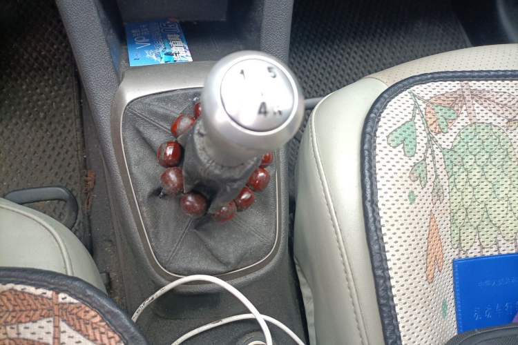 Used Chevrolet Aveo Sonic 2011 Sedan 1.4L MT SL Gear Lever