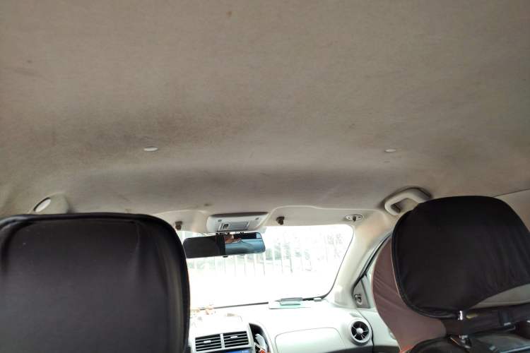 Used Chevrolet Aveo Sonic 2011 Sedan 1.4L MT SL Headliner