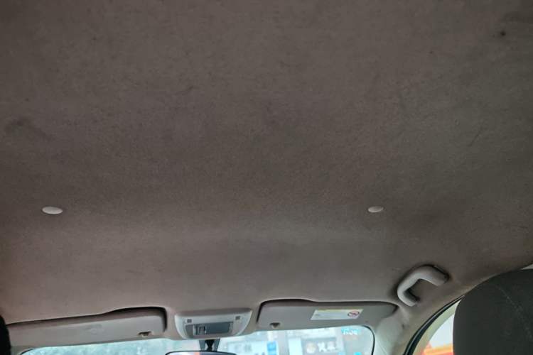 Used Chevrolet Aveo Sonic 2011 Sedan 1.4L Manual Transmission SE Headliner