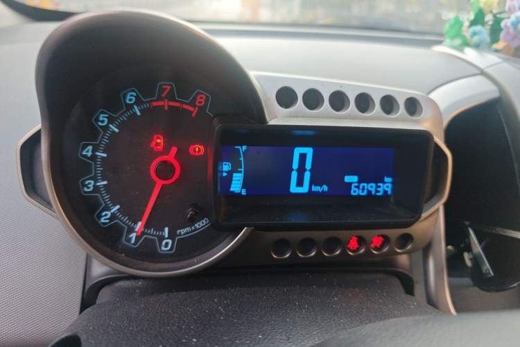 Used Chevrolet Aveo Sonic 2011 Sedan 1.4L Manual Transmission SE Instrument Cluster
