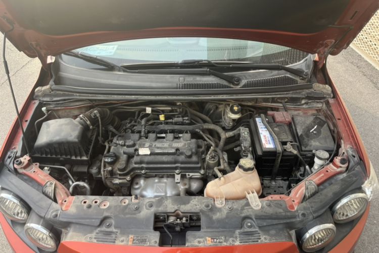 Used Chevrolet Aveo Sonic 2011 Sedan 1.4L Manual Transmission SE Interior 5
