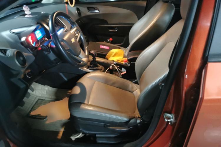 Used Chevrolet Aveo Sonic 2011 Hatchback 1.6L MT SX Left Front Seat
