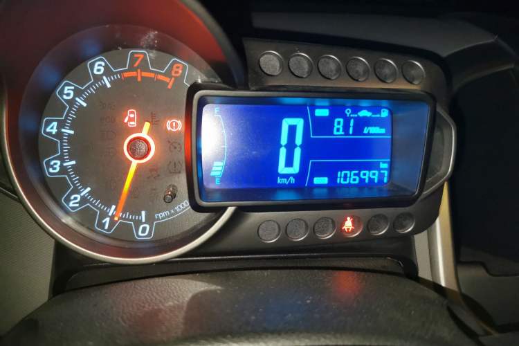 Used Chevrolet Aveo Sonic 2011 Hatchback 1.6L MT SX Odometer Close Up