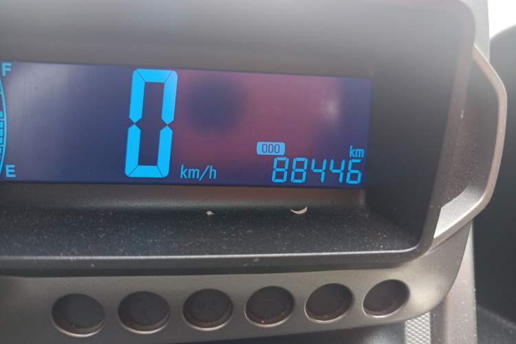 Used Chevrolet Aveo Sonic 2011 Sedan 1.4L MT SL Odometer Close Up