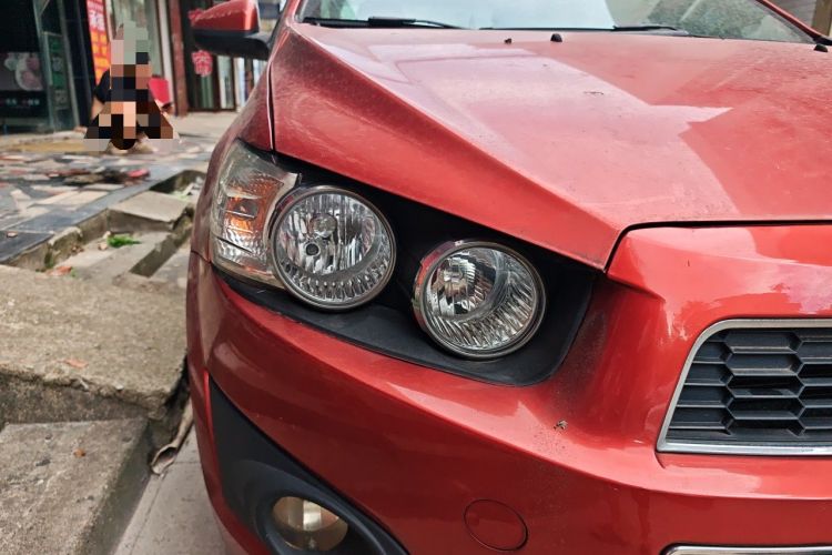 Used Chevrolet Aveo Sonic 2011 Sedan 1.4L Manual Transmission SE Right Front Headlight