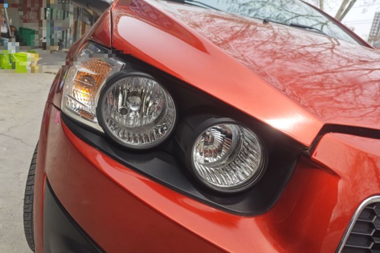 Used Chevrolet Aveo Sonic 2011 Sedan 1.6L Automatic SX Right Front Headlight