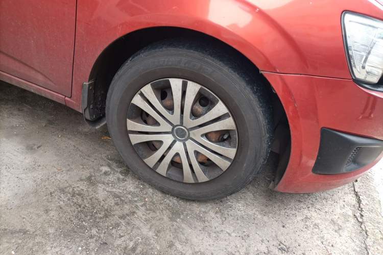 Used Chevrolet Aveo Sonic 2011 Sedan 1.4L MT SL Right Front Wheel Hub