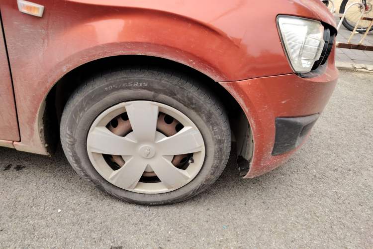 Used Chevrolet Aveo Sonic 2011 Sedan 1.4L MT SL Right Front Wheel Hub