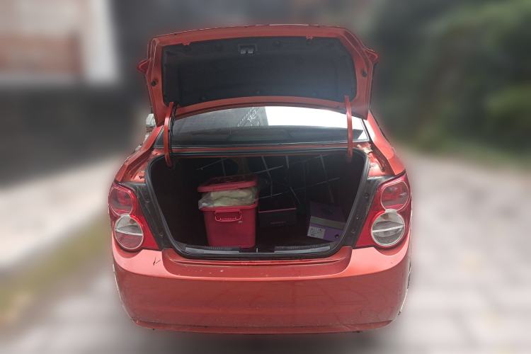 Used Chevrolet Aveo Sonic 2011 Sedan 1.4L MT SL Trunk