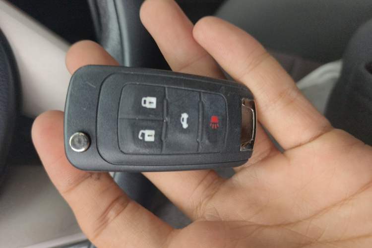 Used Chevrolet Aveo Sonic 2011 Hatchback 1.6L AT SX Vehicle Key