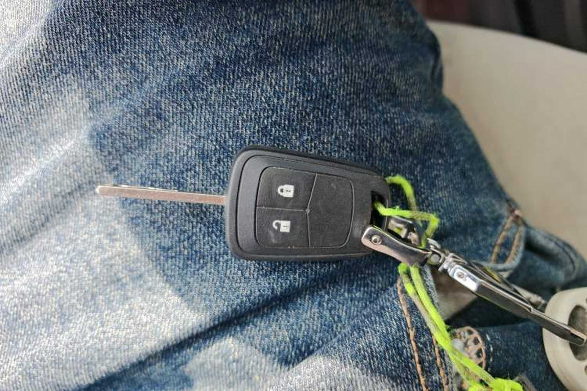 Used Chevrolet Aveo Sonic 2011 Sedan 1.4L Manual Transmission SE Vehicle Key