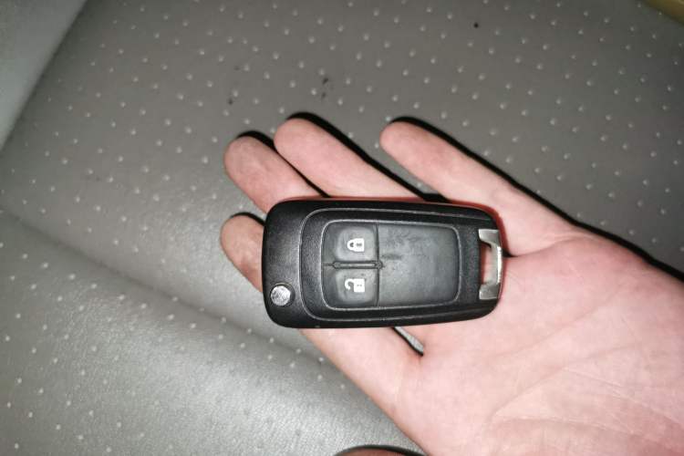 Used Chevrolet Aveo Sonic 2011 Hatchback 1.6L MT SX Vehicle Key