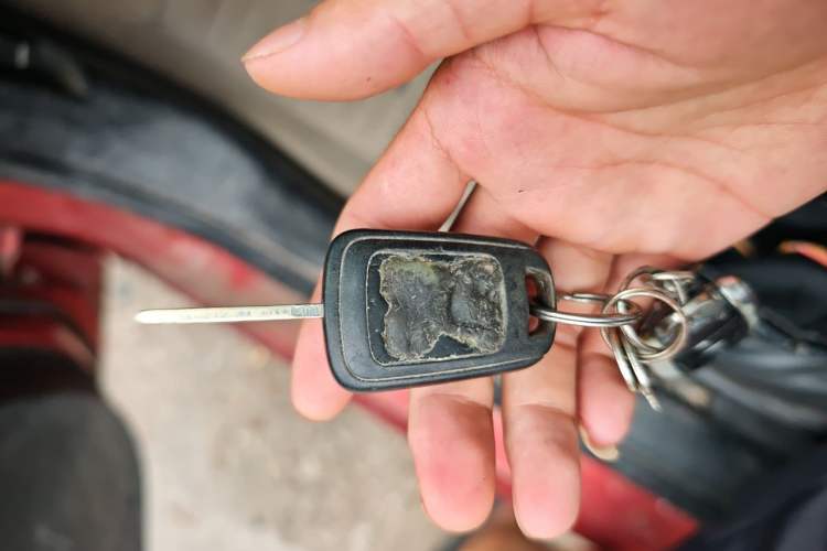 Used Chevrolet Aveo Sonic 2011 Sedan 1.4L Manual Transmission SE Vehicle Key