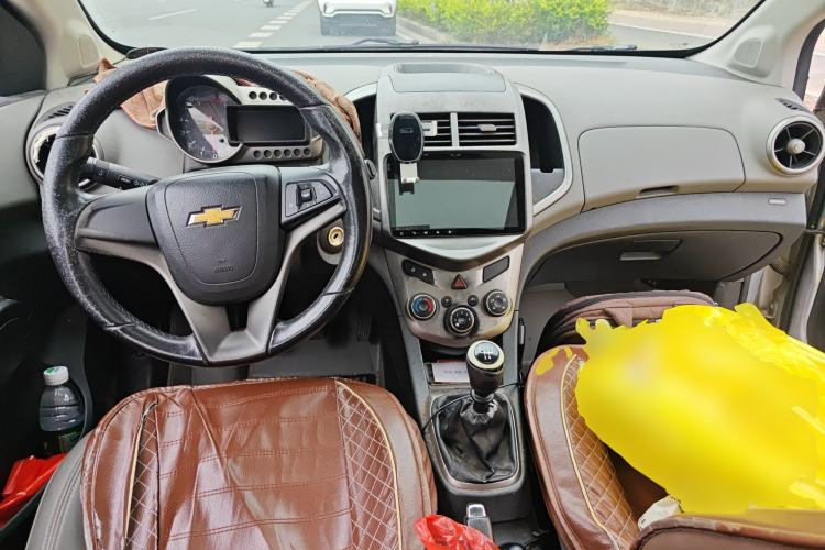 Used Chevrolet Aveo Sonic 2011 Hatchback 1.4L MT SL Center Console