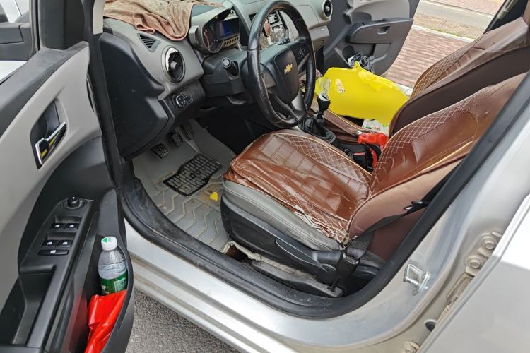 Used Chevrolet Aveo Sonic 2011 Hatchback 1.4L MT SL Driver Seat