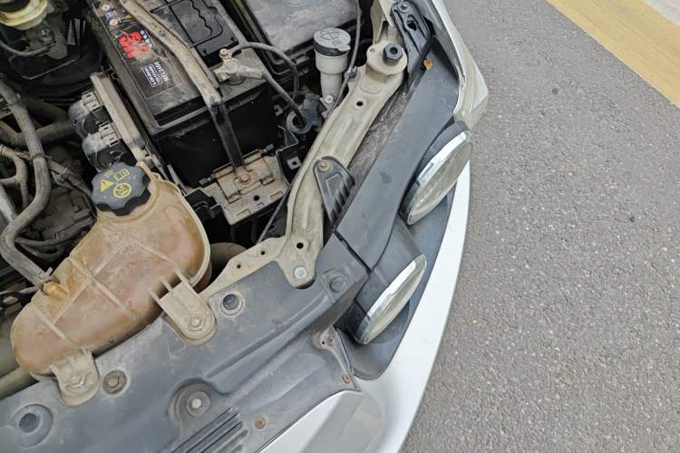 Used Chevrolet Aveo Sonic 2011 Hatchback 1.4L MT SL Engine Bay Left