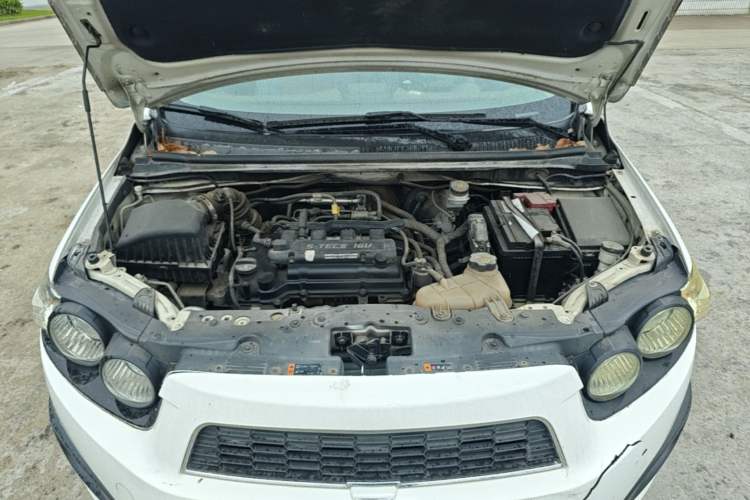 Used Chevrolet Aveo Sonic 2011 Hatchback 1.4L MT SL Engine Bay