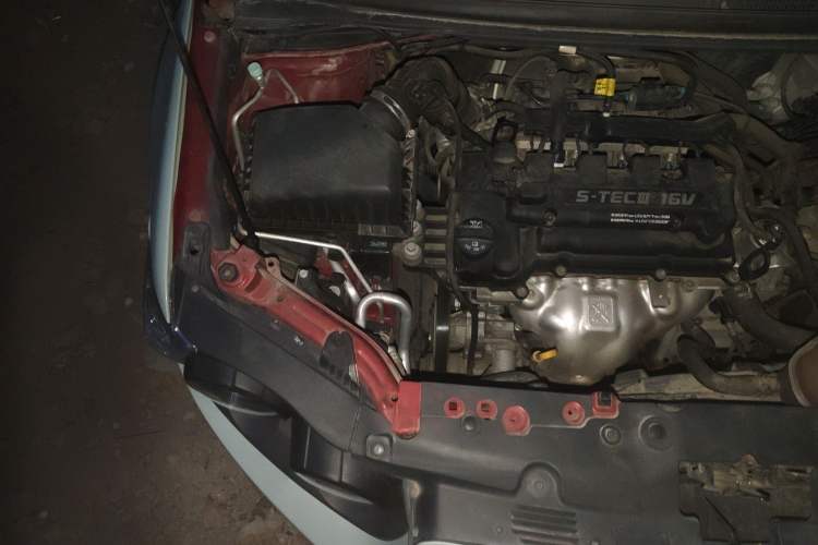 Used Chevrolet Aveo Sonic 2011 Sedan 1.4L MT SL Engine Bay Right