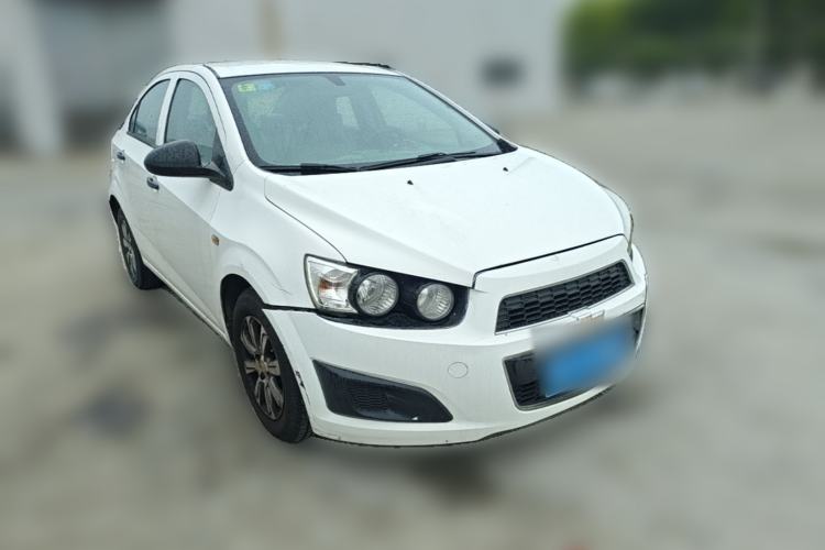 Used Chevrolet Aveo Sonic 2011 Hatchback 1.4L MT SL Front Right 45 Deg